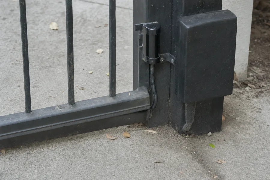 Driveway gate operator and drive hardware in Springfield, MO